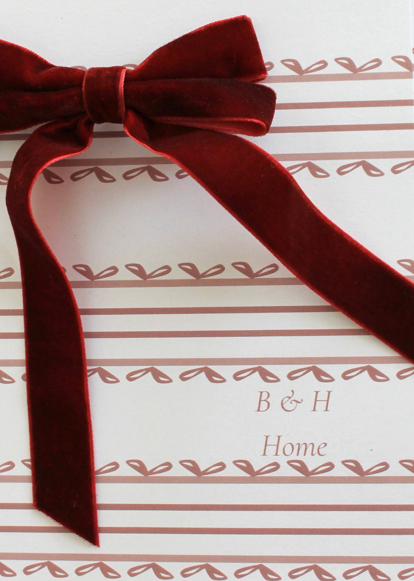 Heirloom Wrapping Paper in Cream and Berry | Set of 4